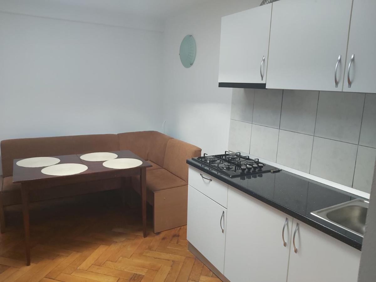 Kitty Apartament Appartement Boekarest Buitenkant foto