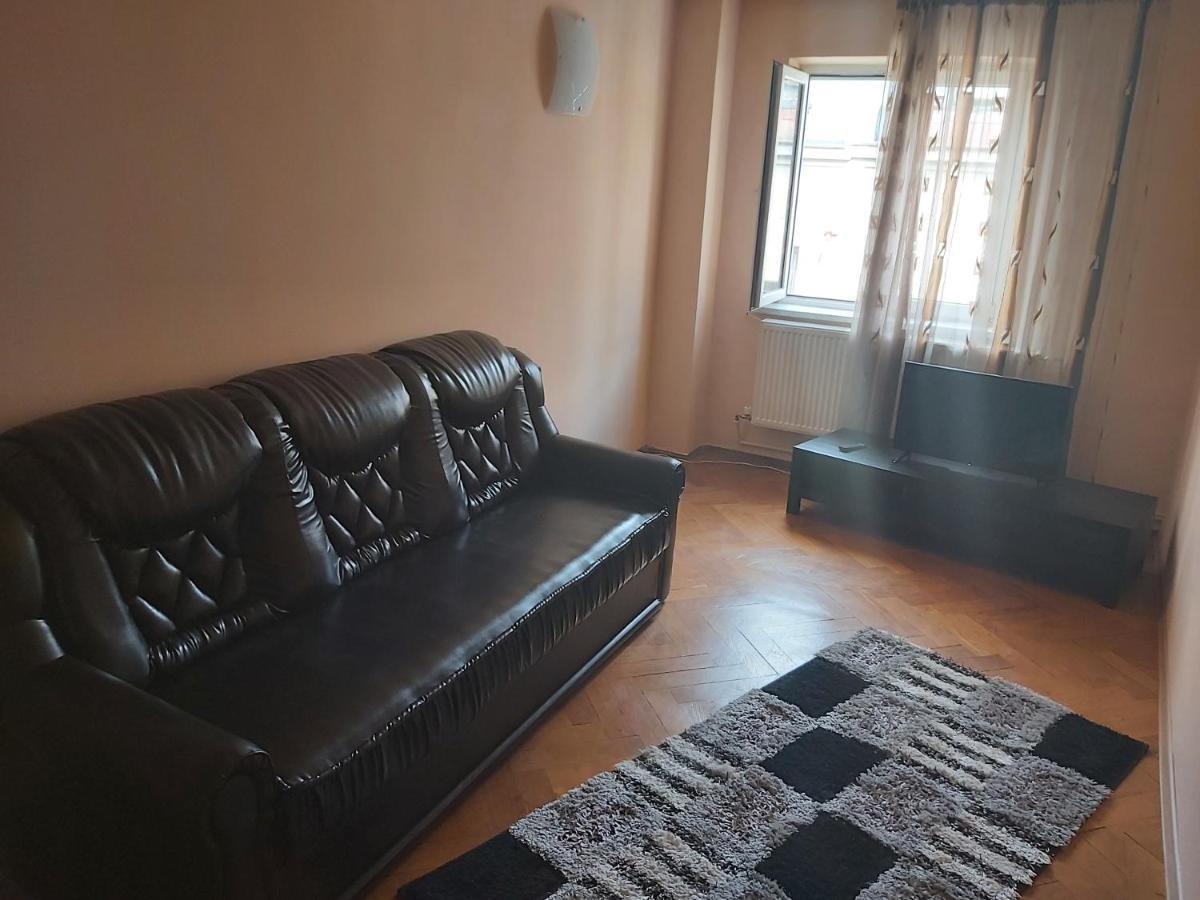 Kitty Apartament Appartement Boekarest Buitenkant foto